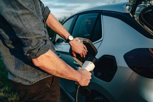 borne-recharge-electrique-istock-getty-images